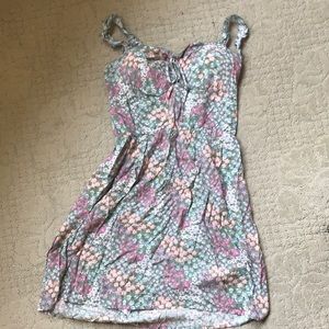 Beautiful floral soft green sun dress M